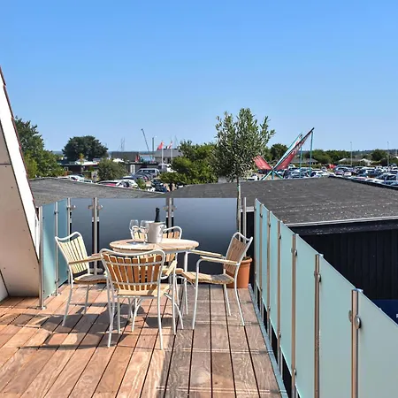 Apartment 3 Bedroom Amazing In *