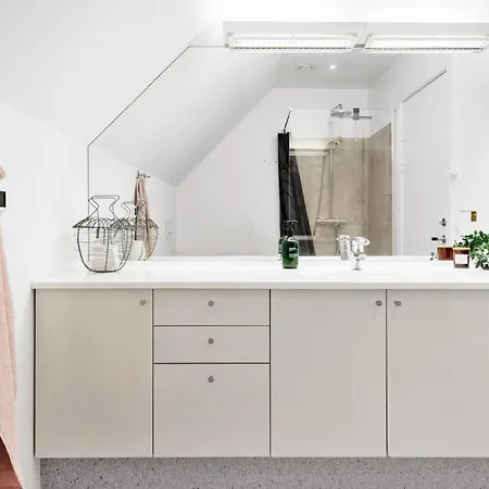 3 Bedroom Amazing In Apartment