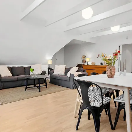 Apartment 3 Bedroom Amazing In *