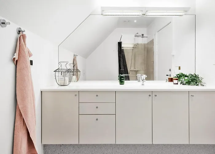 Three-bedroom In Karrebaksminde Apartament