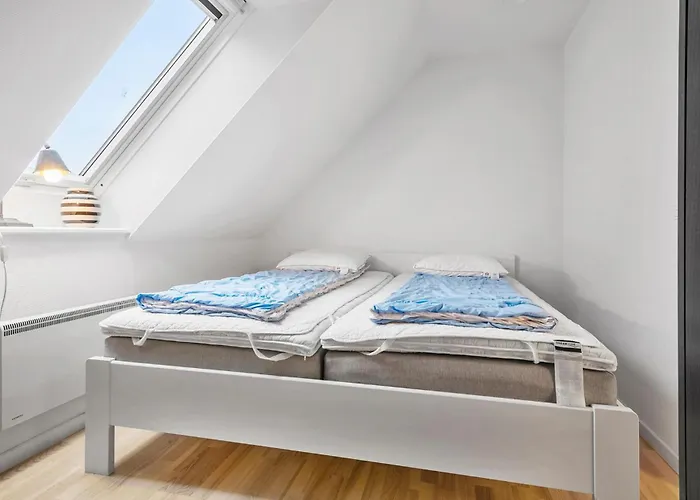 Three-bedroom In Karrebaksminde *