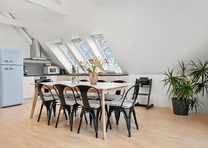 Three-bedroom In Karrebaksminde * Karrebæksminde